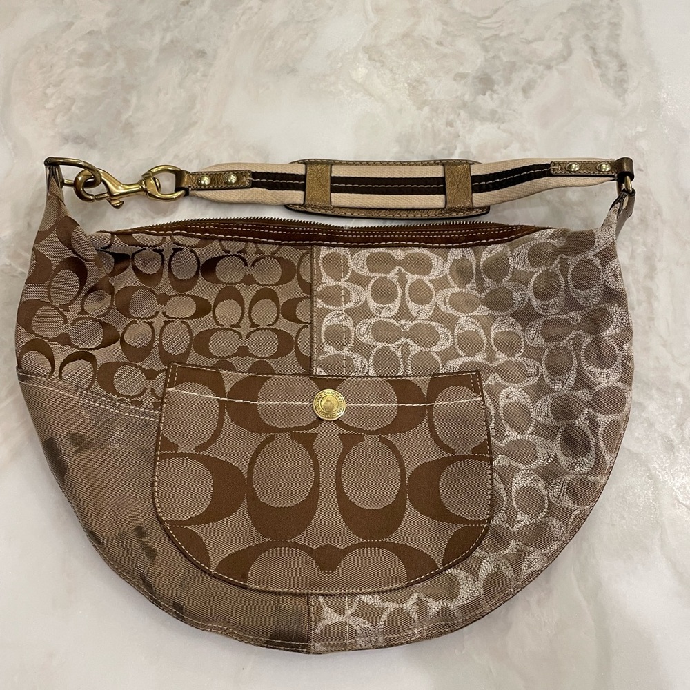 Coach Brand Hobo Style Handbag 👜